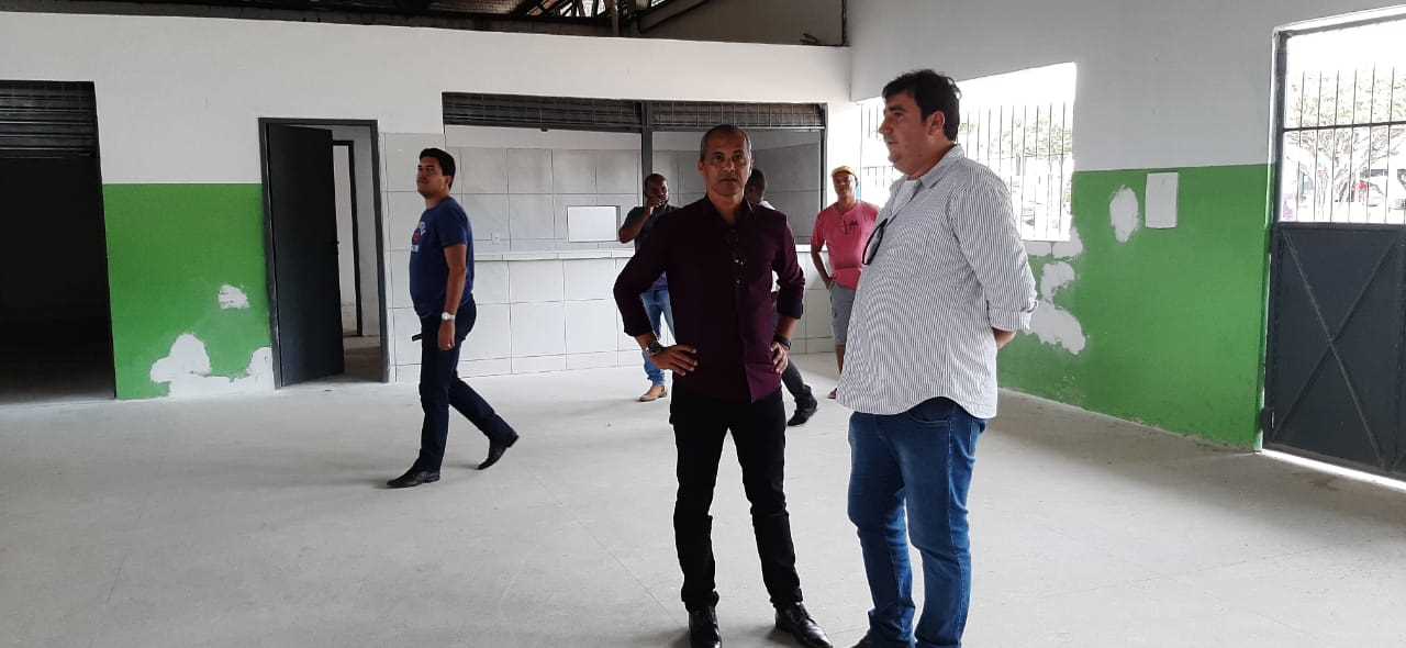 Camacã: Engenheiro realiza visita técnica no Centro de Abastecimento e na Feira livre de São João do  Panelinha